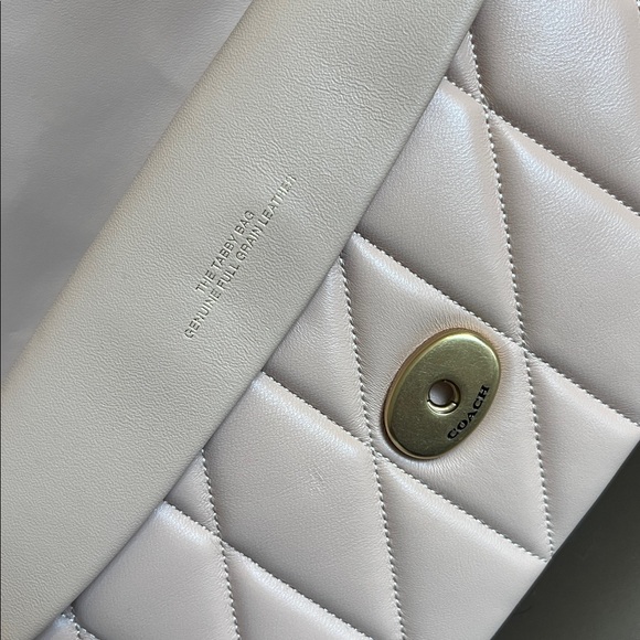Coach Quilted Tabby 26 / Cream - Picture 14 of 14